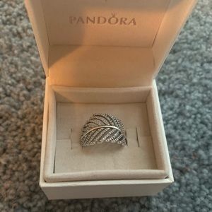 Pandora Feather ring
